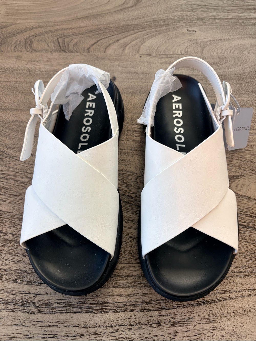 Aerosoles Harlow Sandals Size 8 NWT Color White